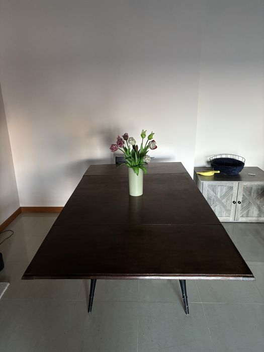 Mesa vintage extensivel em madeira escura