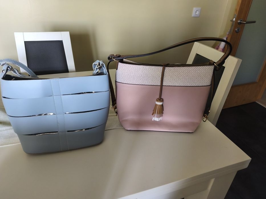 2 Malas de senhora usadas 1 vez.

preço das 2 malas 30€

recolha em sa