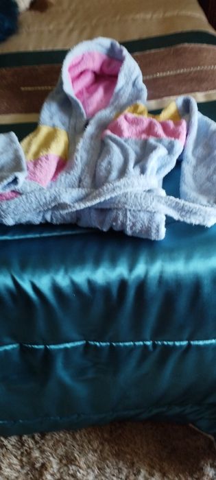 Roupão em felpo com capuz