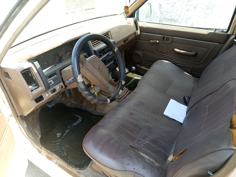 Carrinha de caixa aberta Nissan King cab