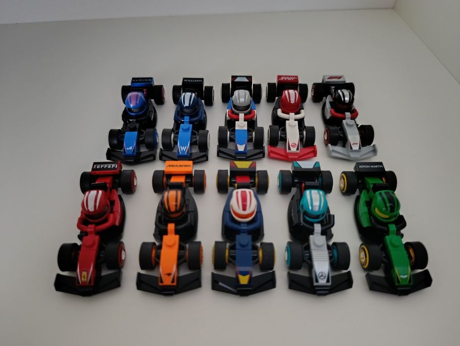 10 болідів Lego Minifigures F1 (71049)