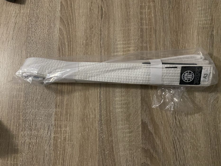 Faixa branca nova tamanho A3 de marca Tatami