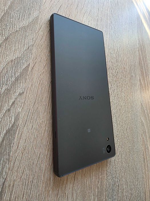Sony Xperia Z5 E6653 – stan dobry, w pełni sprawny