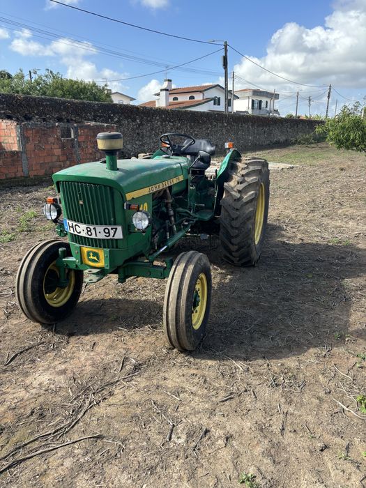 Trator John Deere 710