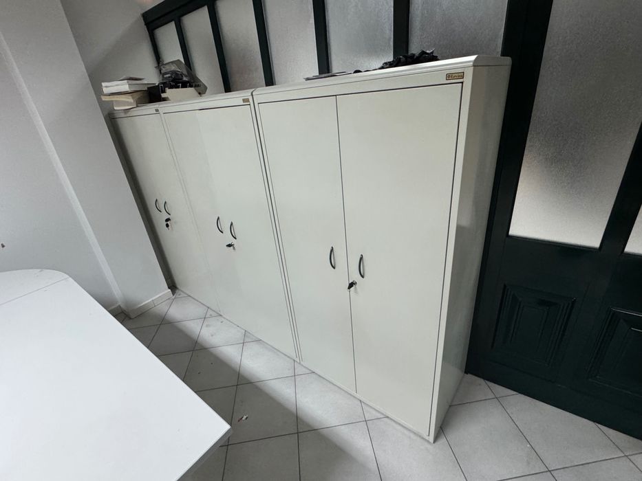 Secretárias Móveis Mobiliário Usado Razoável Conservação Marca Levira