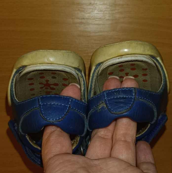 Віддам безкоштовно Босоніжки 27р