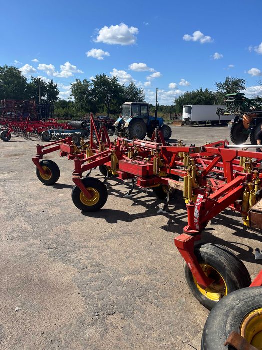 Культиватор суцільного обробітку Bourgault 8810-35 (18 м)