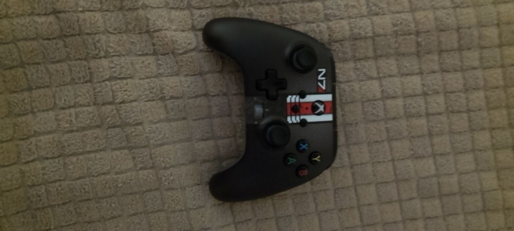 Pad do xbox bez opcji Bluetooth