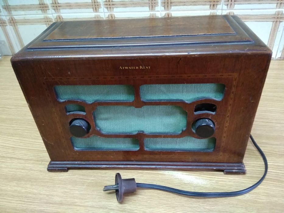 Rádio muito antigo (segundo)