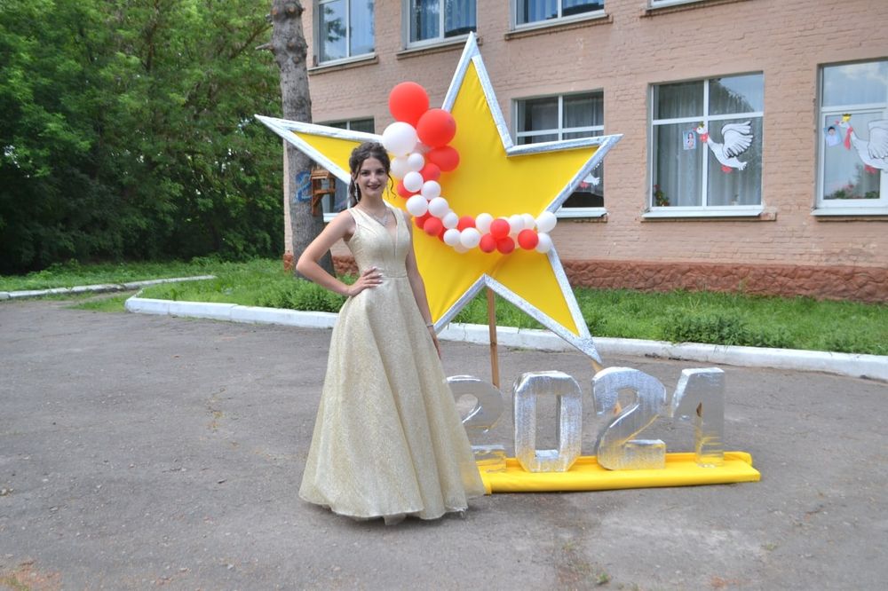 ВИПУСКНА СУКНЯ. Стан хороший