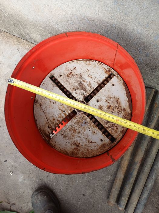 Корморізка механічна!