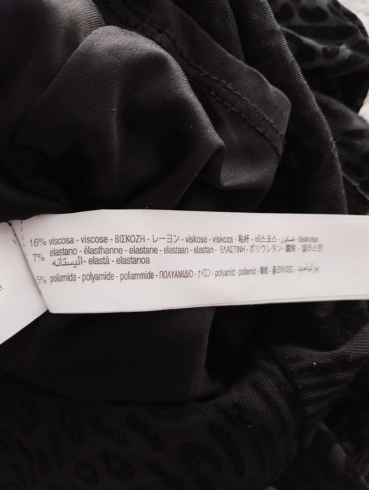 Sukienka mała czarna Bershka