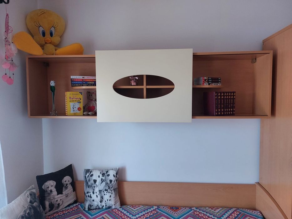 Quarto/escritório,composto por 6 peças