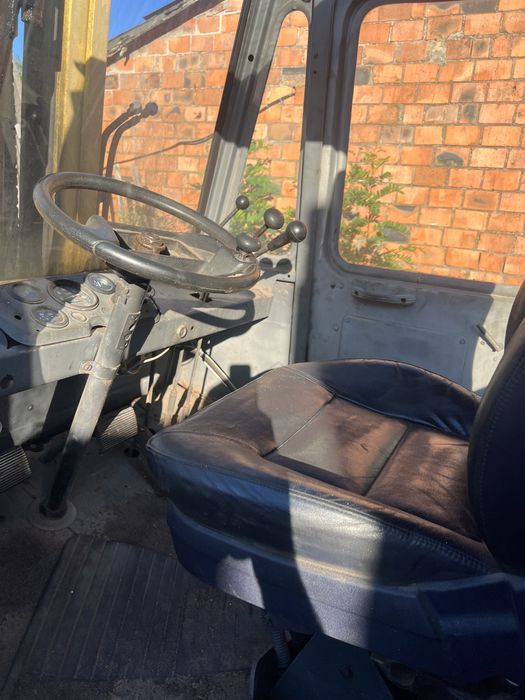 Львівський навантажувач 5 тон бензиновий