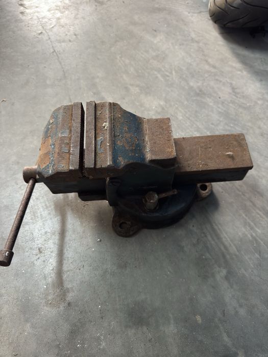 Torno de bancada medio em muito bom estado