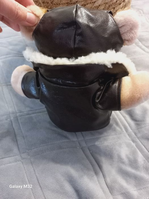 Ведмедик плюшевий Тедді.