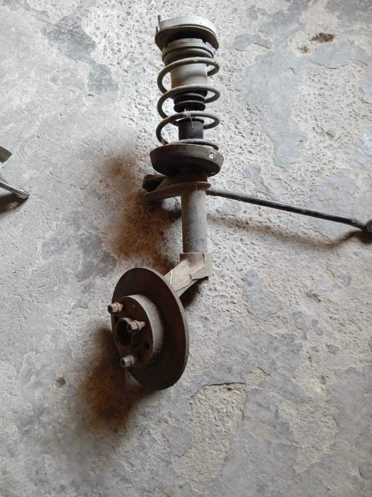 поворотный кулак.стойка опель