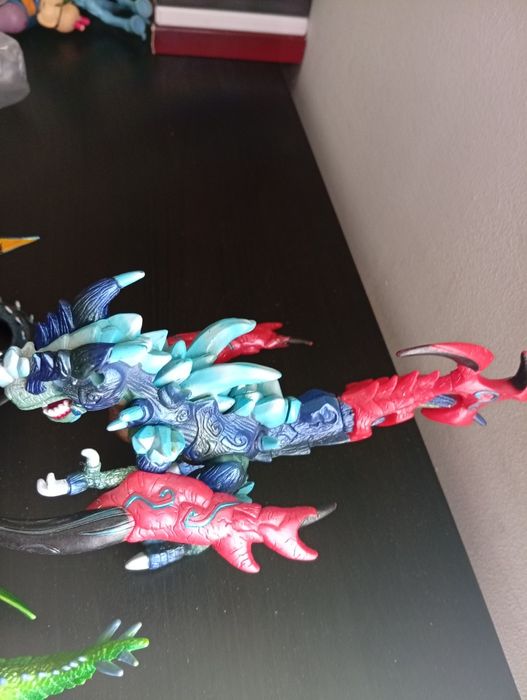 Conjunto de figuras dinofroz