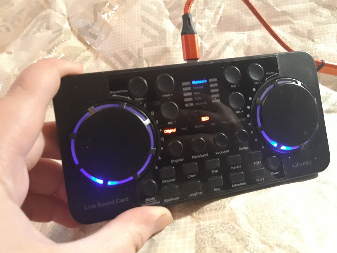 Звуковая карта V300 Pro микшер с эффектами Sound card V300 Pro mixer: 1 ...