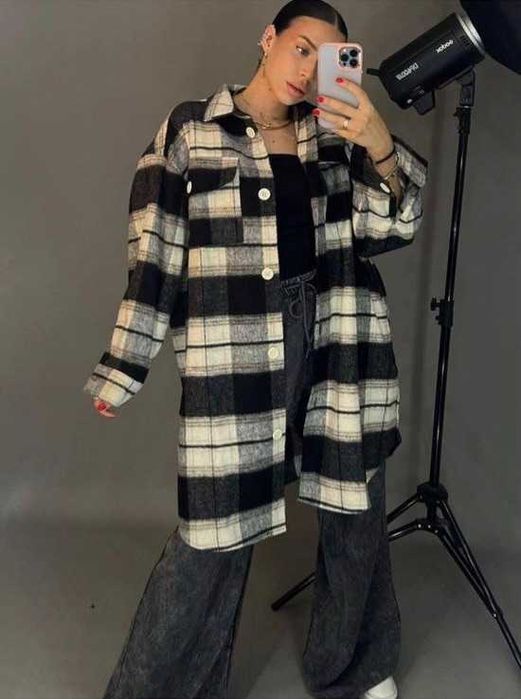 Жіноча сорочка-оверсайз в клітинку