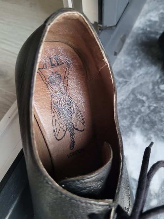 Sapatos pretos Fly London 37