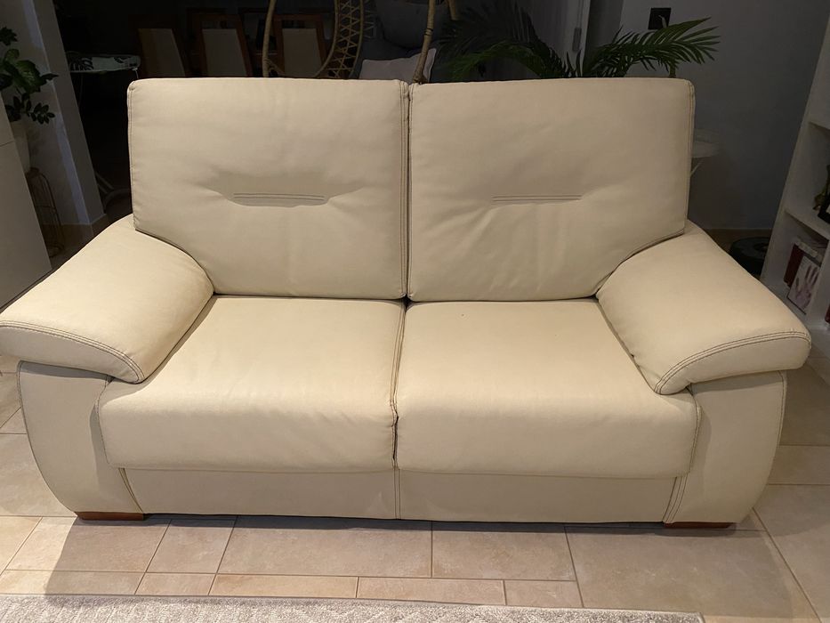 Sofa em imitacao de pele com pouco uso