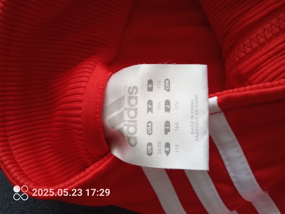 Używana bluza Adidas.
