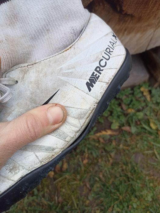 Бампи Найк, футзалки, футбольне взуття Nike