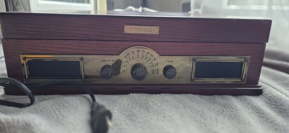 Gramofon  Hyundai