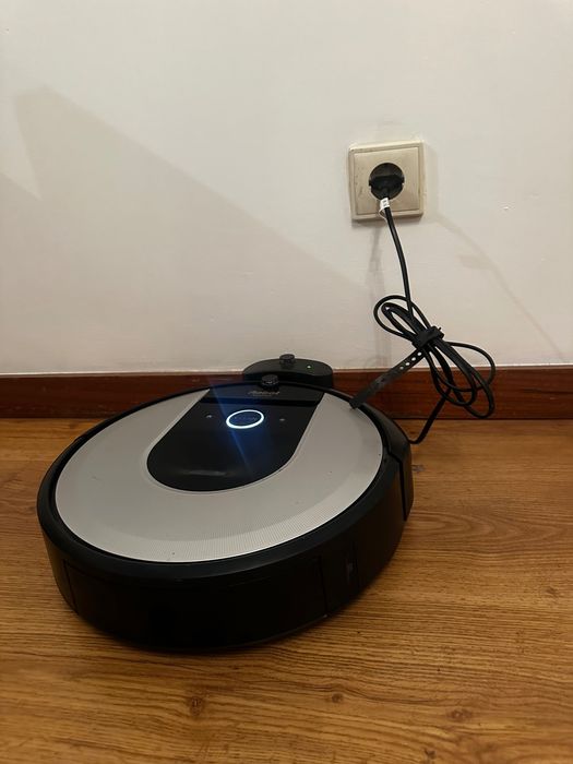 iRobot Roomba i7