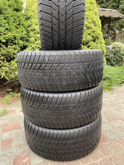 Шини Колеса 4шт NEXEN 245/45 R18  Зима