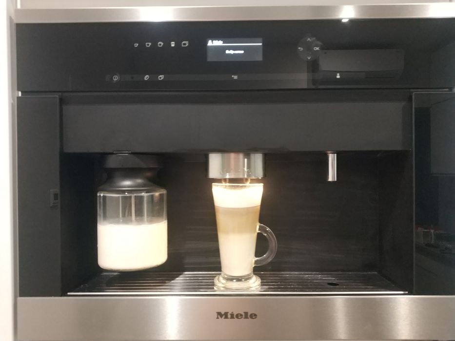 Кофемашина кофеварка встраиваемая Miele CVA 6401 6405: 40 499 грн