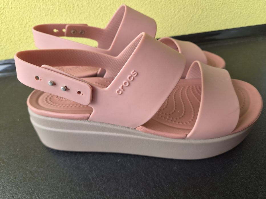 Босоніжки сандалі Crocs Brooklyn Low Wedge оригінал крокси