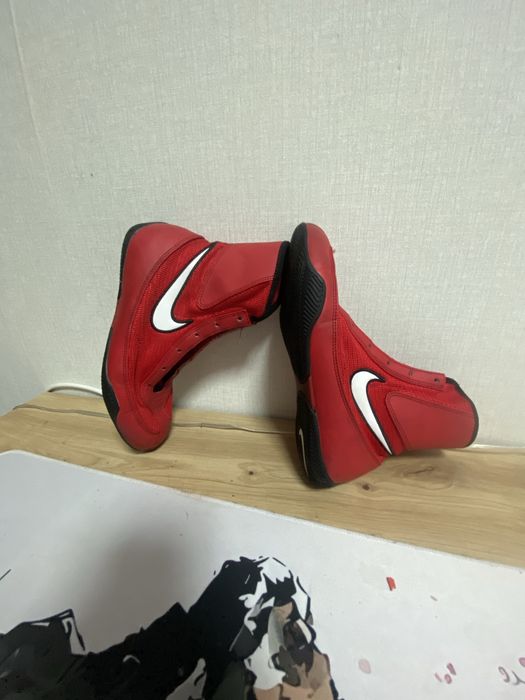 Nike Machomai  2