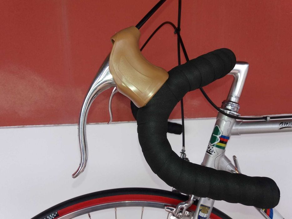 Bicicleta de estrada Altis