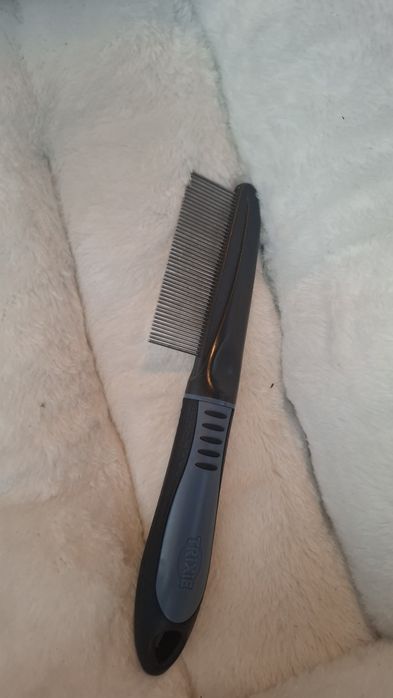 Лежанка, соєвий наповнювач, щітка, б/у