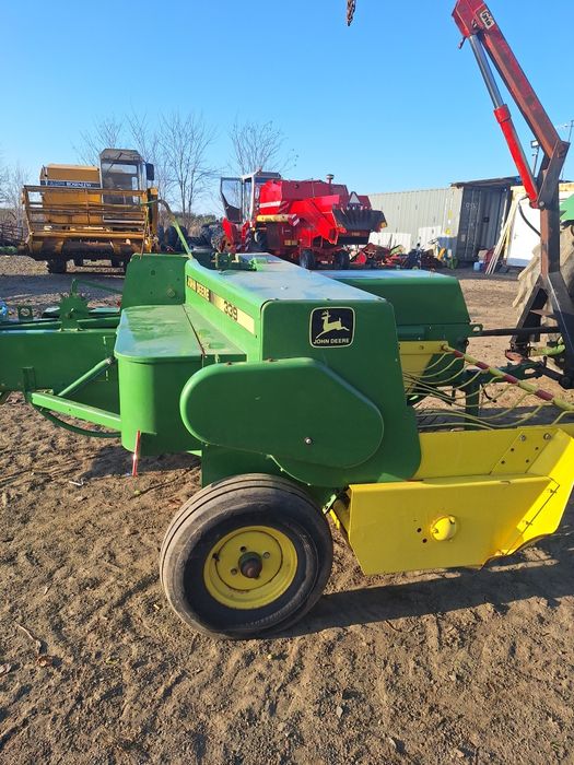 Прес - подборщик Пресс-підбирач John Deere 339 , 339 Джон Дір