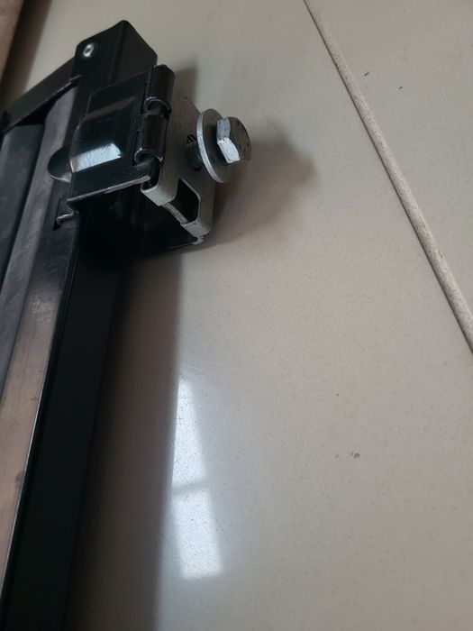 Uchwyty na narty nowy  bagażnik mocowanie