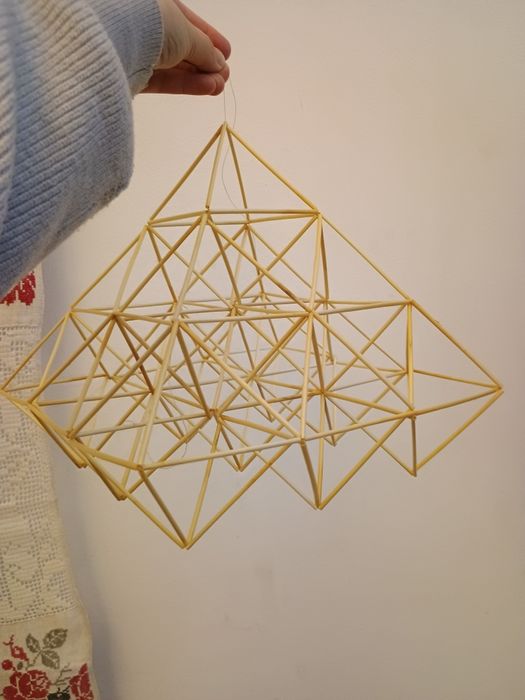 Різдвяний павук з соломи