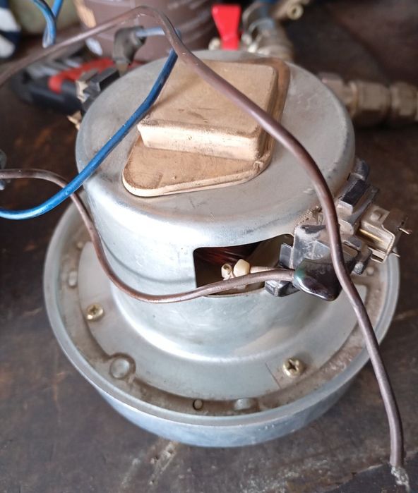 Двигун для Пилососа