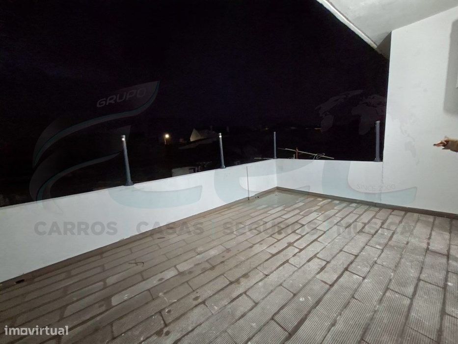 Apartamento T2 com terraço