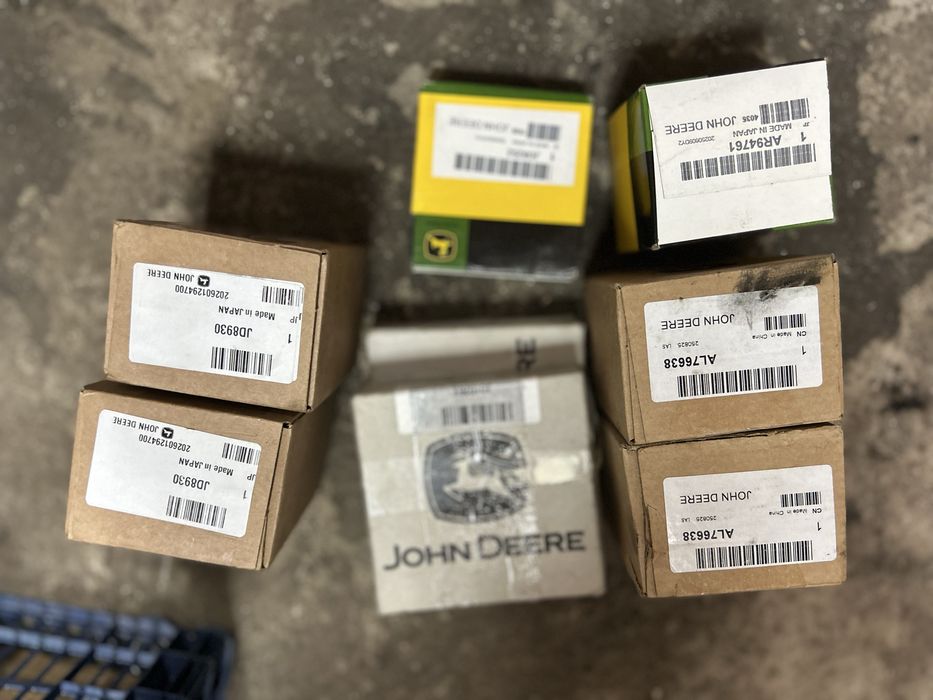 Продам запчастини на John Deere
