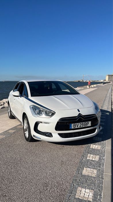 Citroen DS5.