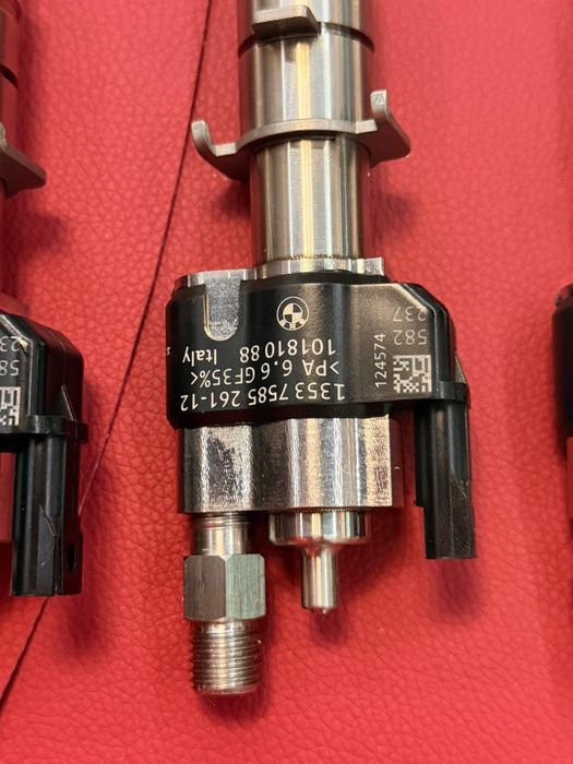 Wtryskiwacz wtrysk BMW N43 N53 N54 N63 E90 E91 E92 F10 E60 F01 E70 F07