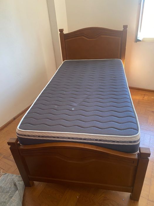 Cama de solteiro com colchão