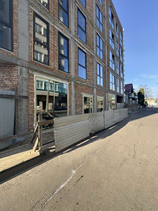 Оренда торгово -офісних приміщень , центр міста , вул Клешканя