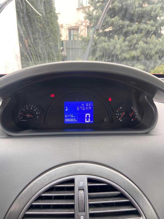 Автомобиль чери бит