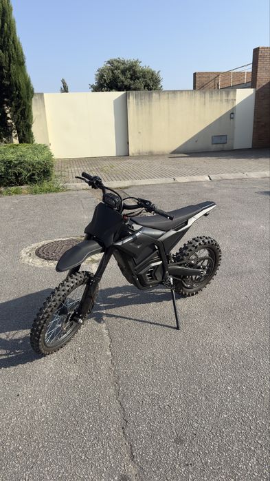 Mota Elétrica 72V 25Ah 6000W – Nova | 75 km/h | Travões Hidráulicos