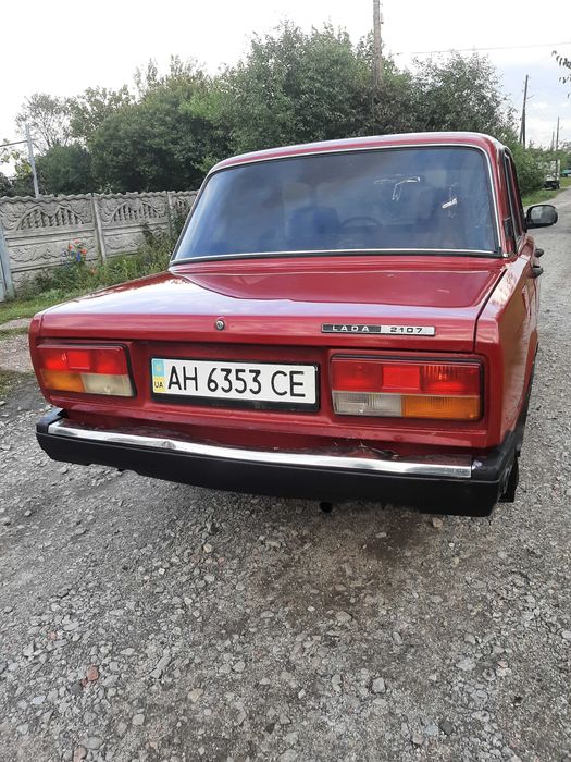 Автомобиль ваз 2107