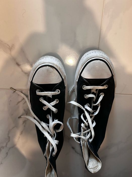 Sapatilhas Converse all st+Sobretudo cinzento + saia de pele